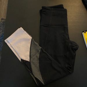 Athleta Women’s 7/8 leggings